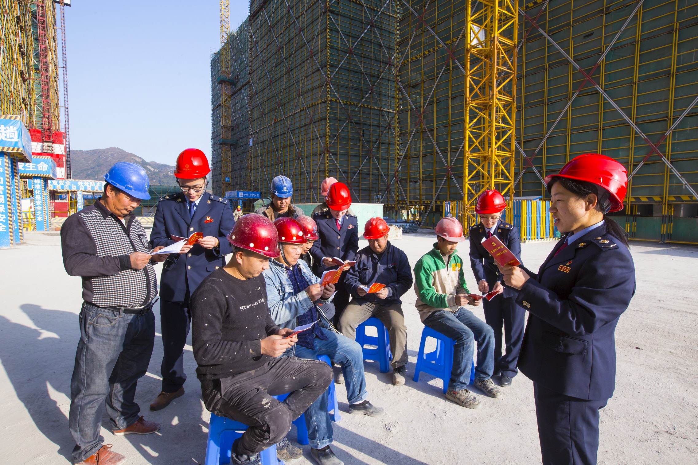 1664508174690906.jpg 3冯海娜照片.jpg